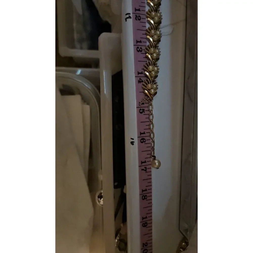 VINTAGE CROWN TRIFARI SIGNED FAUX PEARL BRUSHED AND GOLD TONE NECKLACE - Picture 13 of 13